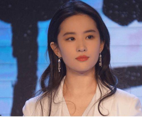 娱乐吃瓜君刘亦菲是谁啊,娱乐吃瓜界的璀璨明星